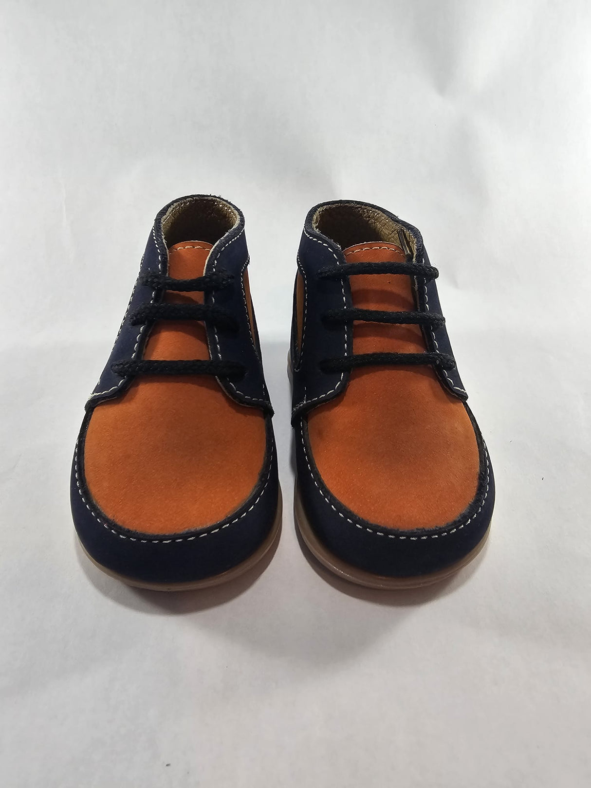 Célian Leather Bootie: Classic Lace-Up Design for Your Little One's First Steps