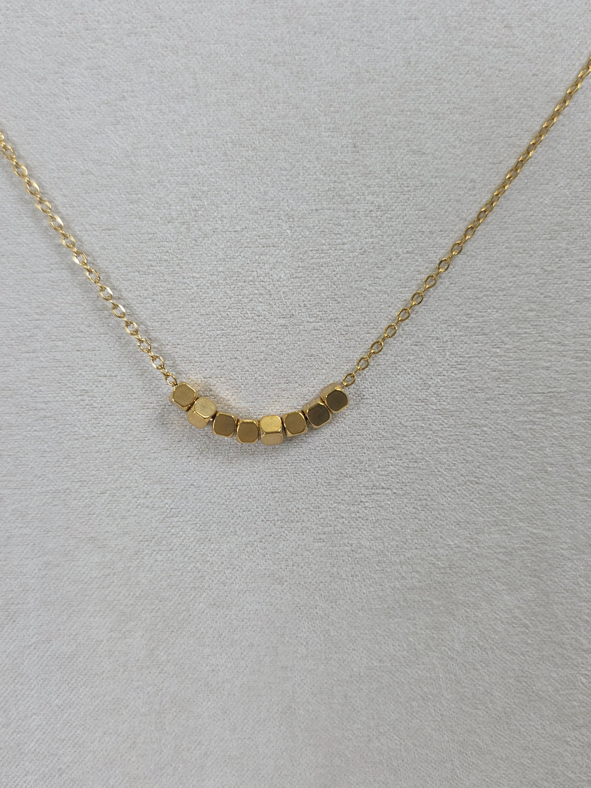 Gold Bar Curve Necklace
