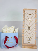 Gold Bar Curve Necklace